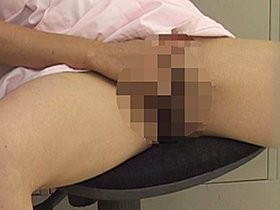 夜勤病棟 看護婦極秘映像入手 院長の設置した高画質スパイカメラ映像集22人　サンプル画像02